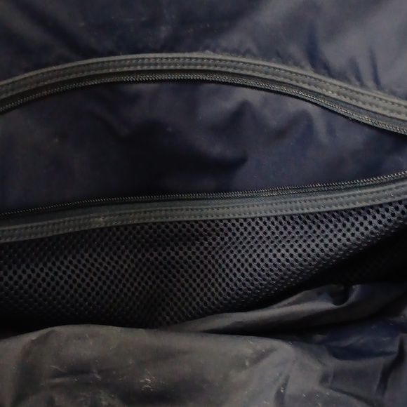 TORY SPORT..CONVERTIBLE PERFORATED T-TENNIS TOTE.. - Picture 8 of 11